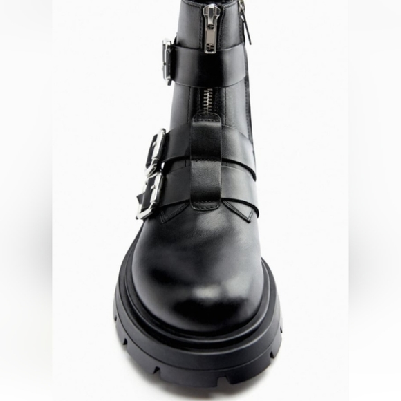 ZARA low heeled Leather ankle boots with buckles - Picture 11 of 11